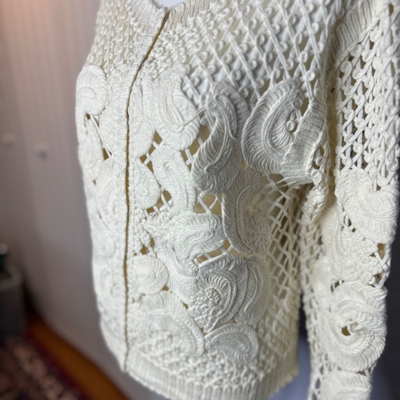 Per Se cream cotton scroll pattern knit cardigan. Size M. Excellent condition! - Picture 6 of 13